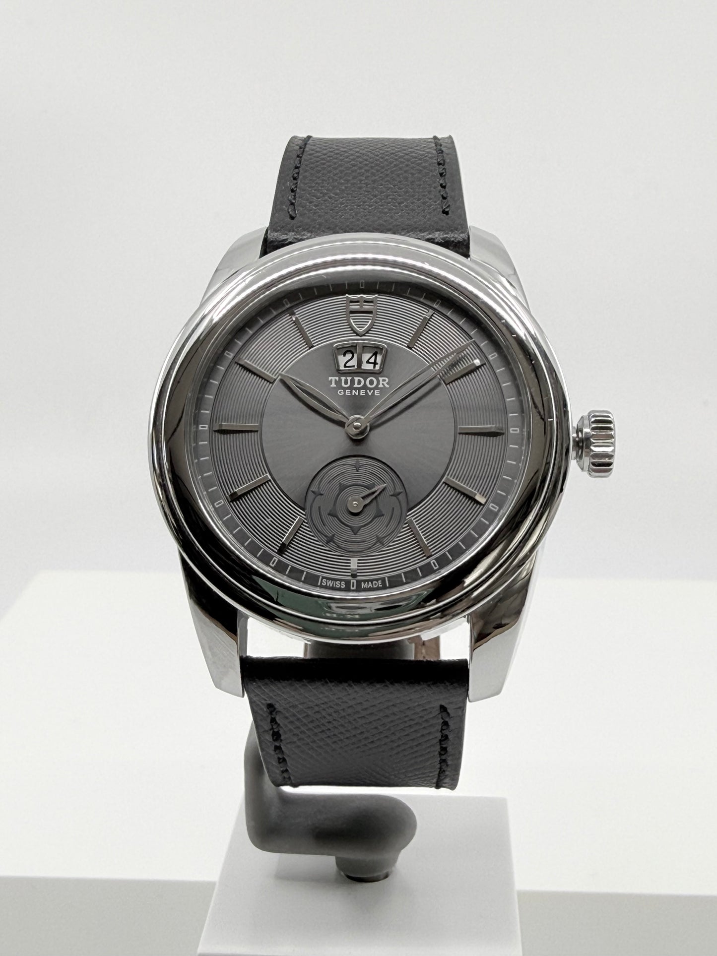 Tudor Glamour Double Date