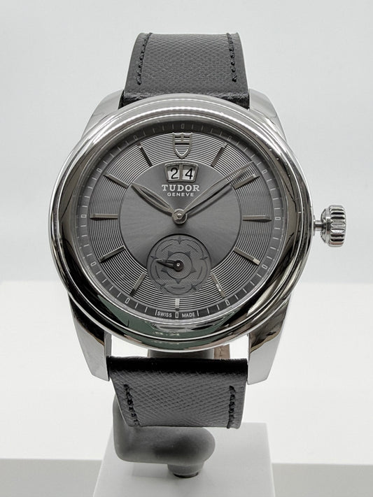 Tudor Glamour Double Date